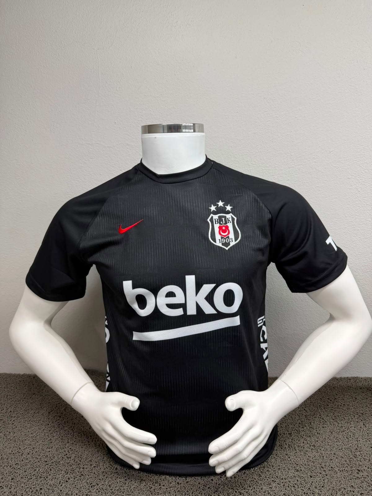 Beşiktaş  2026-2027 Sezon Üçüncü Forması